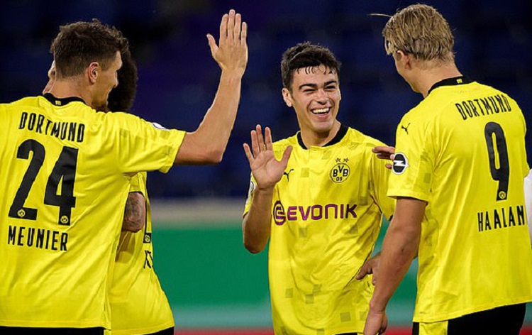 Dortmund dành vé đi tiếp cúp quốc gia Đức sau chiến thắng dễ dàng trước Duisburg